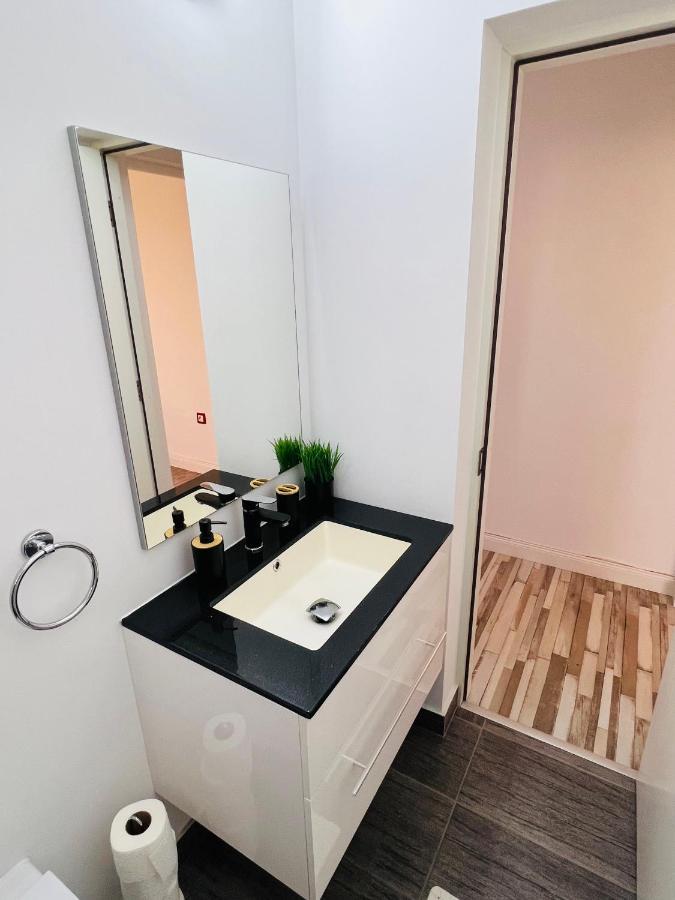 White One Apartment Petrosani Exterior photo